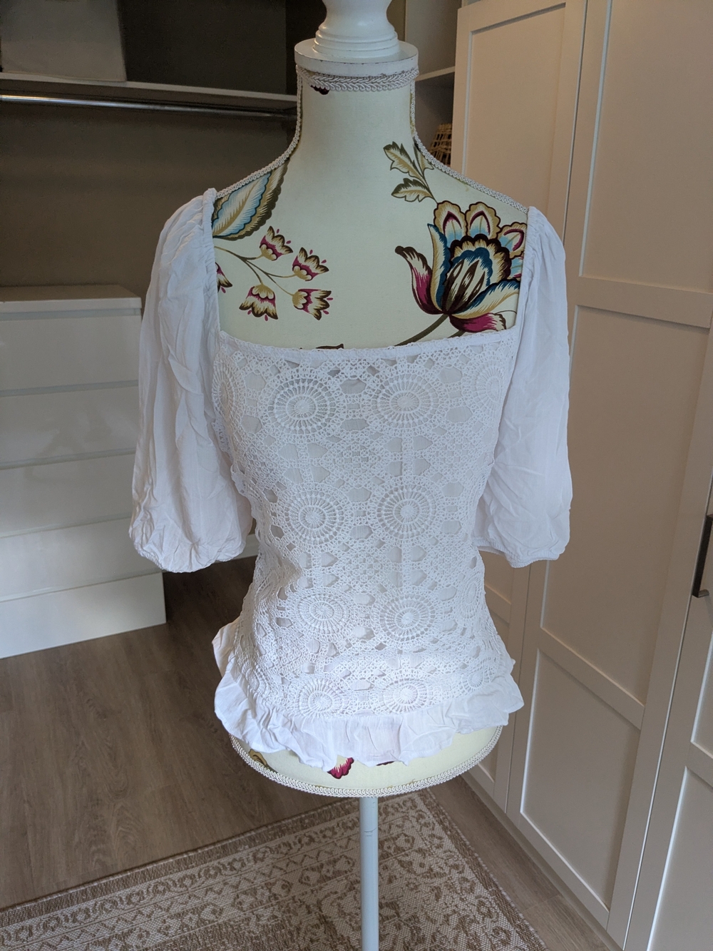Reitmans White Crochet Square-Neck Puff Sleeve Blouse